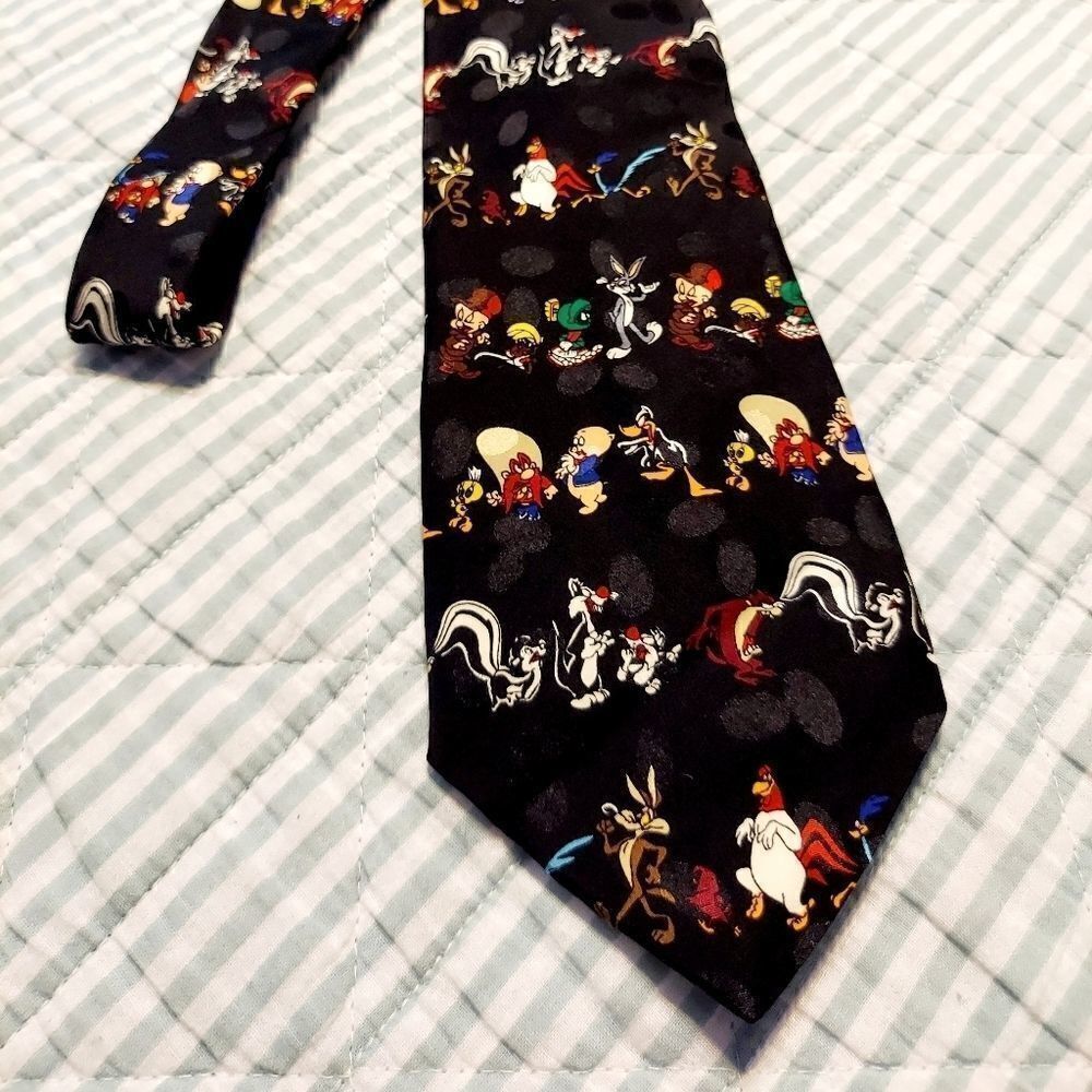 Looney Tunes Mania Tie  